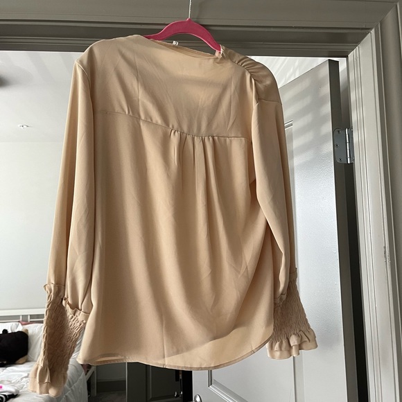 Tan Work Top - Picture 2 of 3